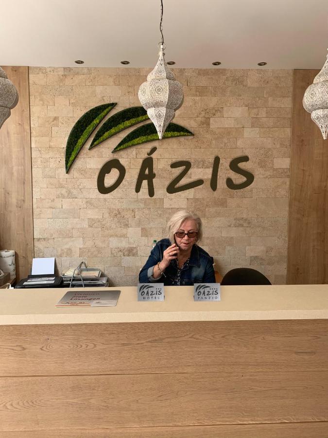 Oazis Hotel*** 瑙吉考尼饶 外观 照片