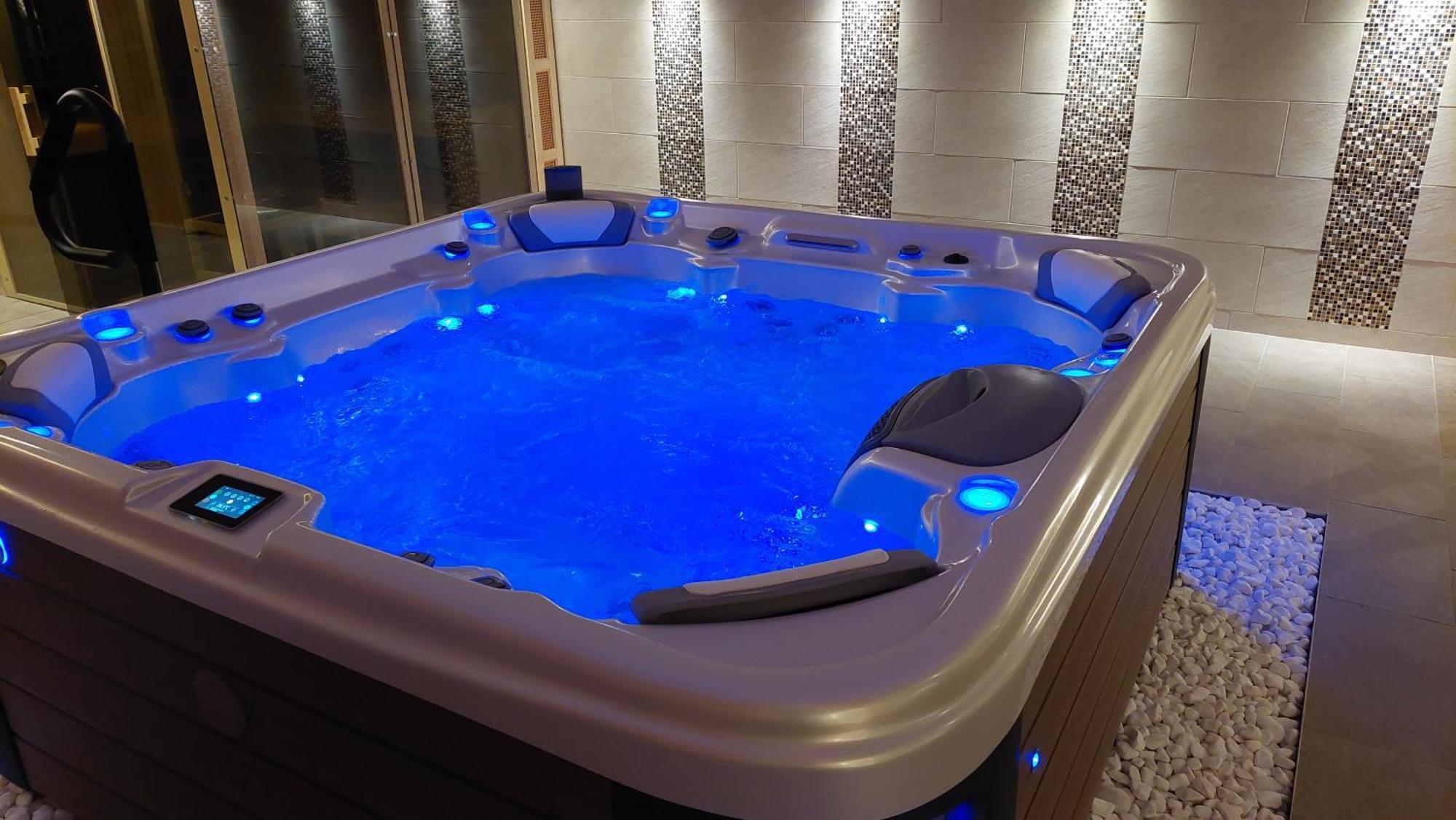 Oazis Hotel*** 瑙吉考尼饶 外观 照片